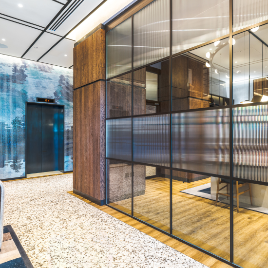 Available as Loft 20 XL - with mullions and transoms for industrial look and feel.