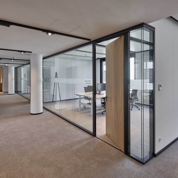 Parallel 100 with Veneered Timber Doors 27