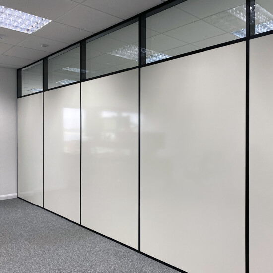Loft 100 integrates seamlessly with the Planet Mono modular partitioning system through a shared 100mm framework.