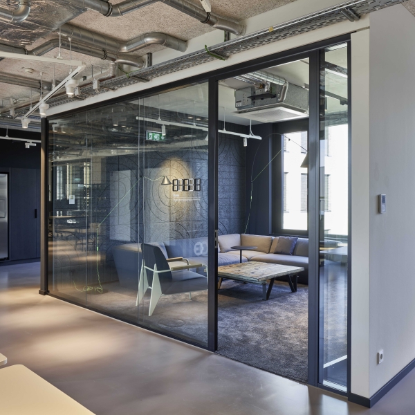 Deloitte Düsseldorf   Radii GmbH 2025 (LR) (1)